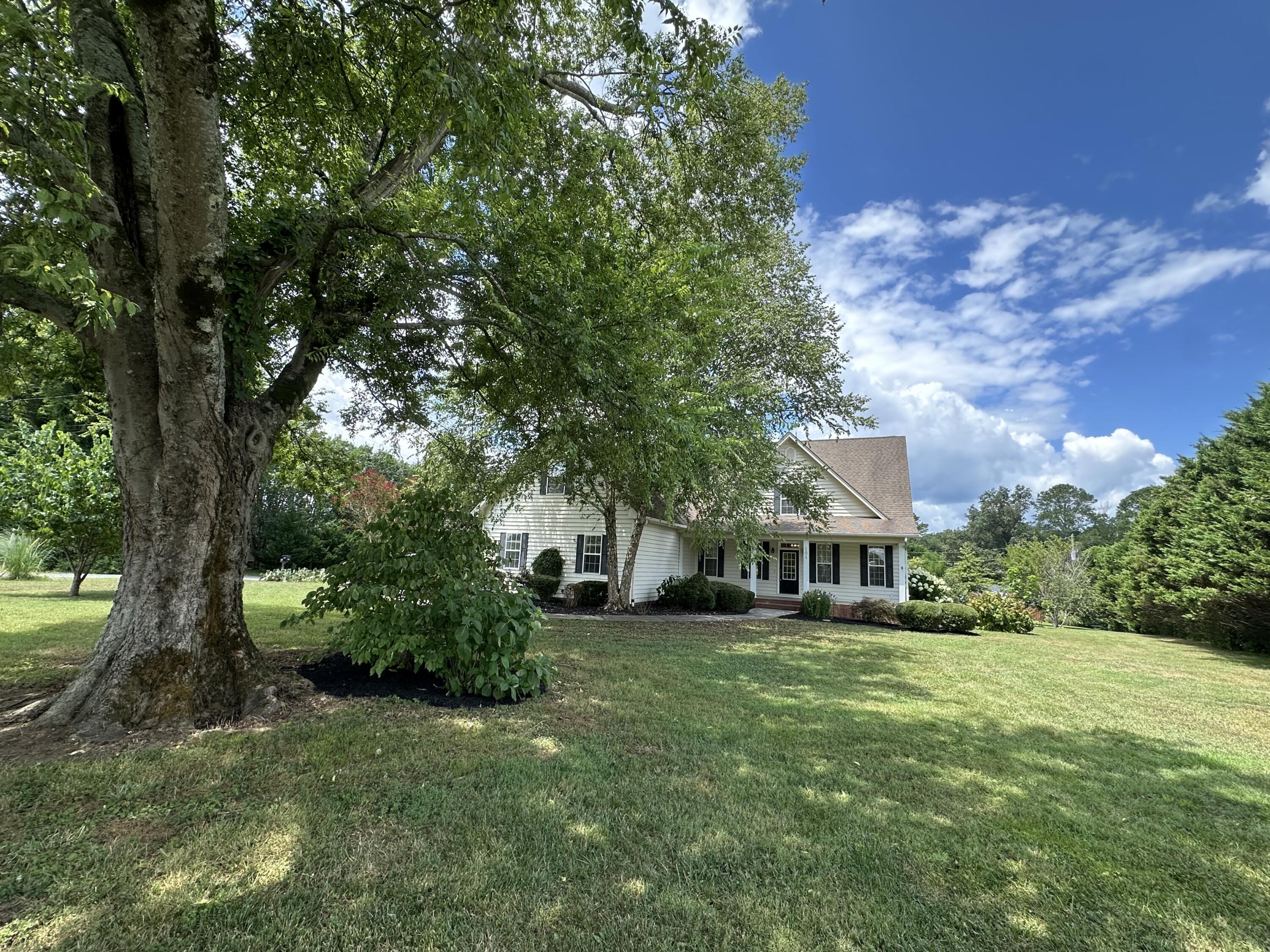 101 NW Deer Trail
