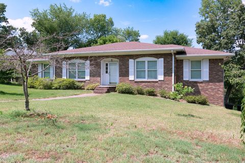 Photo of 211 Sandpiper Lane, Chattanooga, TN 37421 (MLS # 1521594)