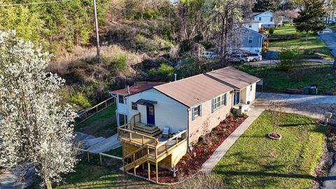 Tiny photo for 215 Waheela Drive, Chattanooga, TN 37404 (MLS # 1530667)