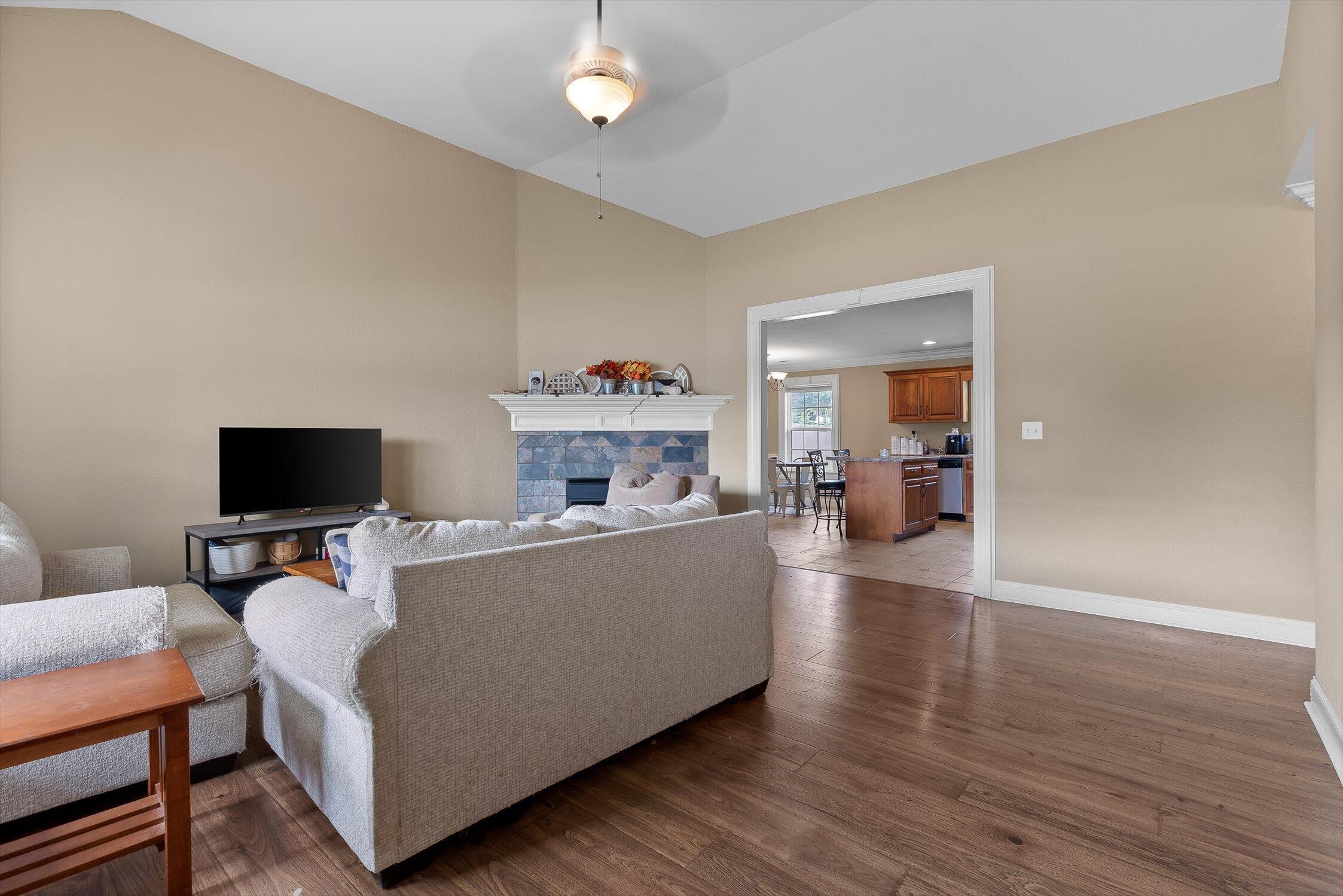 Ringgold, Georgia 30736, United States, 3 Bedrooms Bedrooms, ,2 BathroomsBathrooms,Residential,Active,197205