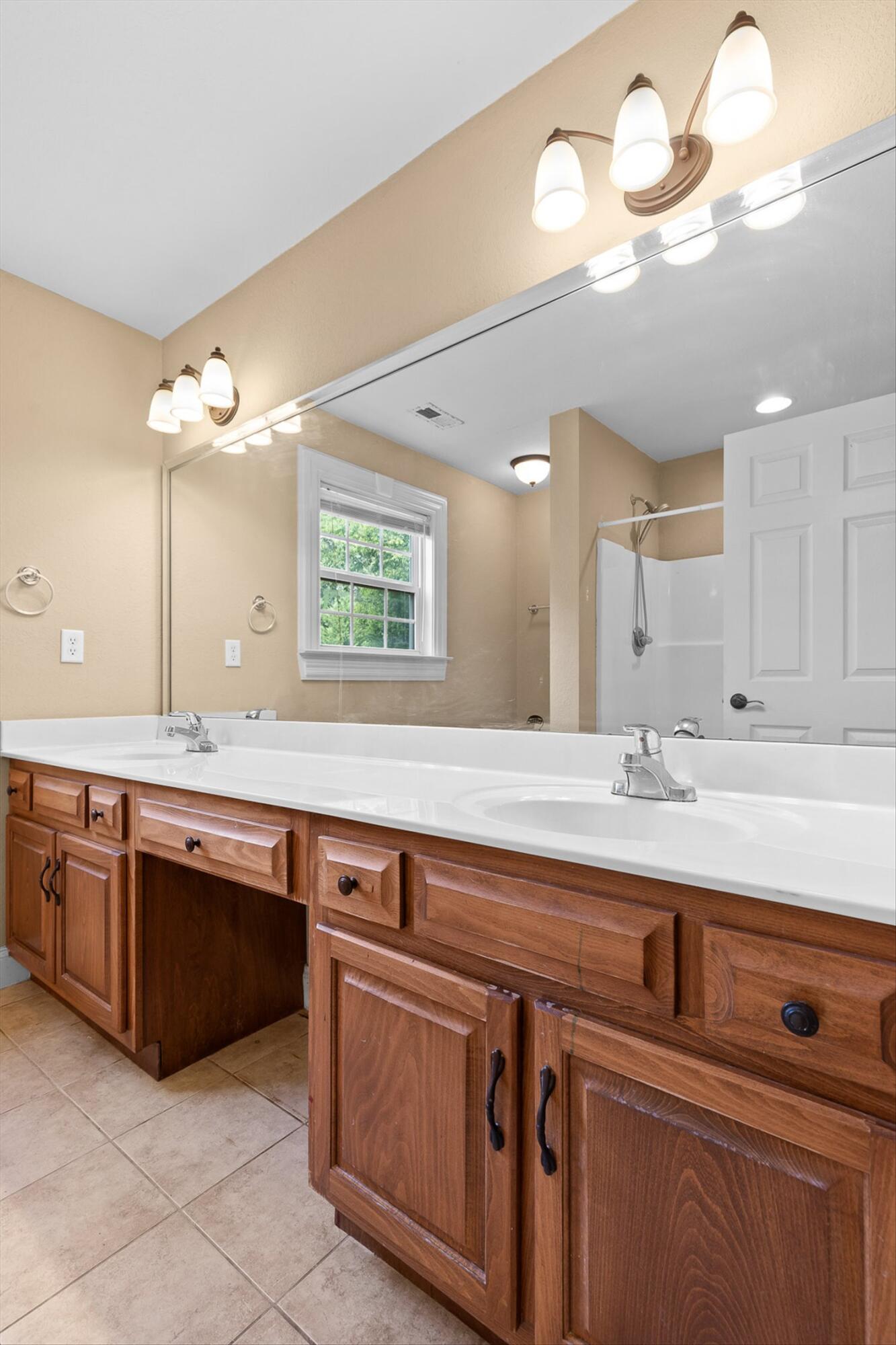 Ringgold, Georgia 30736, United States, 3 Bedrooms Bedrooms, ,2 BathroomsBathrooms,Residential,Active,197205