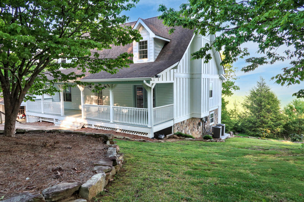 12128 Laurbrow Road, Soddy Daisy, Tennessee image 7