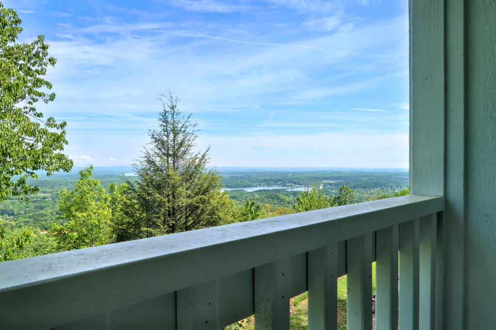 12128 Laurbrow Road, Soddy Daisy, Tennessee image 22