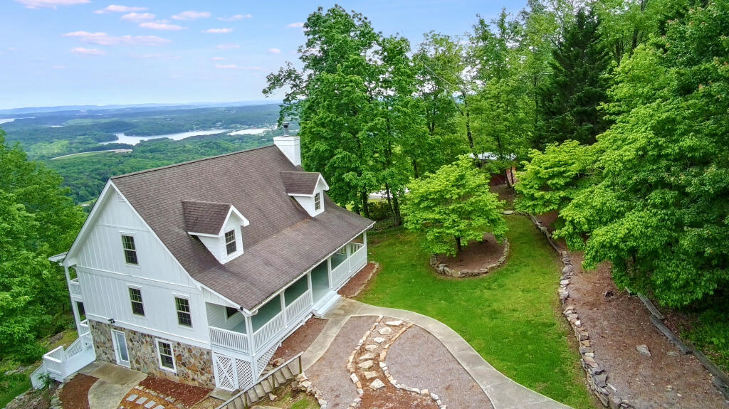 12128 Laurbrow Road, Soddy Daisy, Tennessee image 5