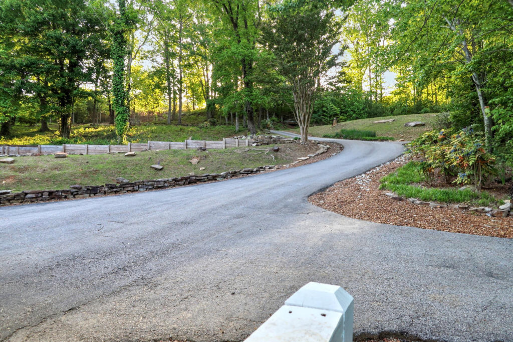 12128 Laurbrow Road, Soddy Daisy, Tennessee image 25