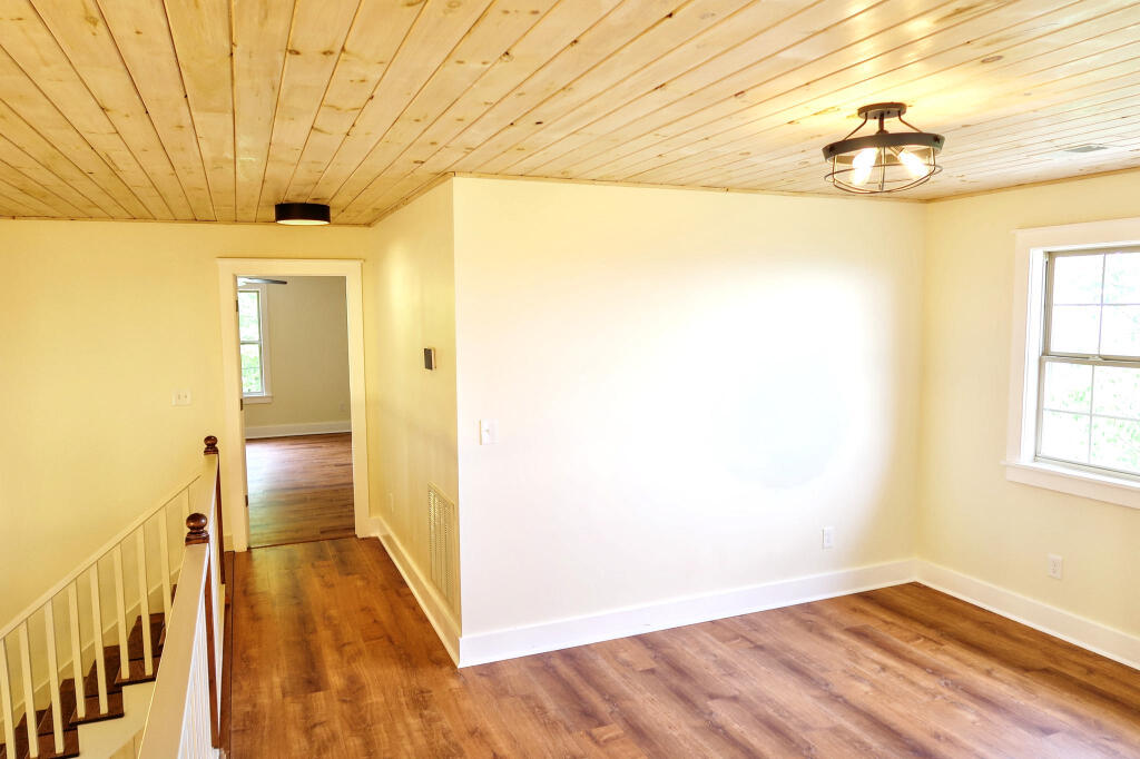 12128 Laurbrow Road, Soddy Daisy, Tennessee image 50
