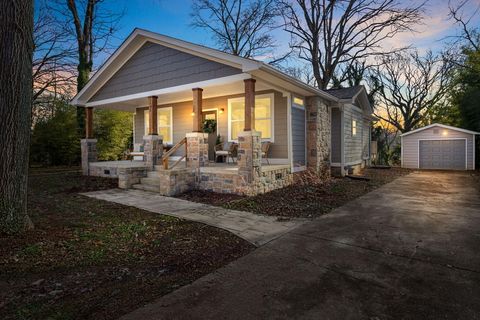 Photo of 2408 Charlotte Avenue, Chattanooga, TN 37415 (MLS # 1524858)