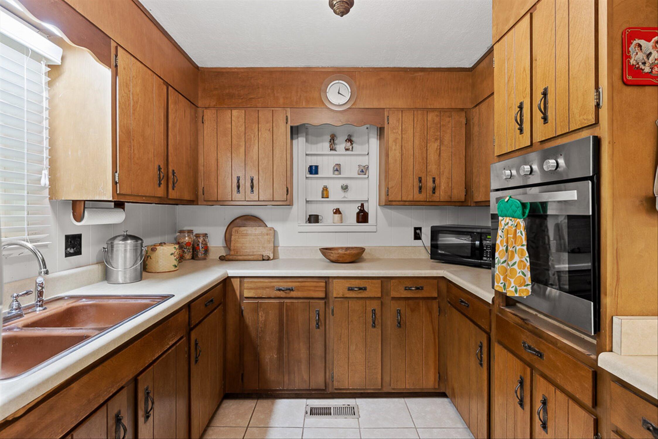 1052 County Road 332
