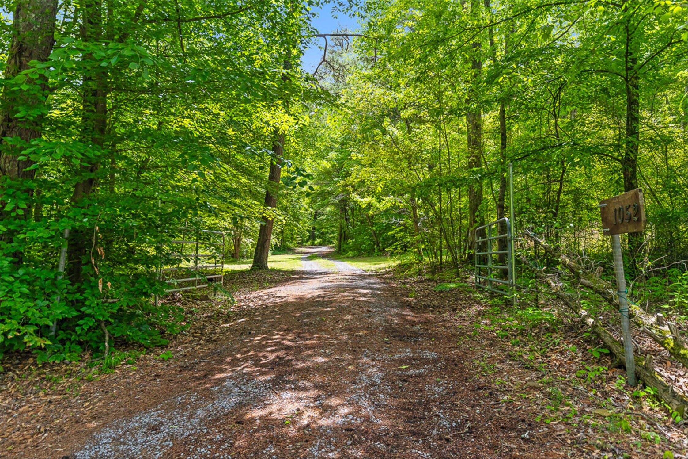 1052 County Road 332