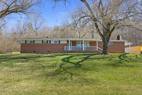 Photo of 930 Runyan Drive, Chattanooga, TN 37405 (MLS # 1513181) Photo of 930 Runyan Drive, Chattanooga, TN 37405 (MLS # 1513181)