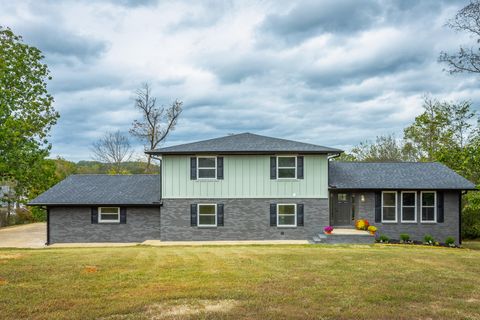 Photo of 8178 Savannah Hills Drive, Ooltewah, TN 37363 (MLS # 1522138)