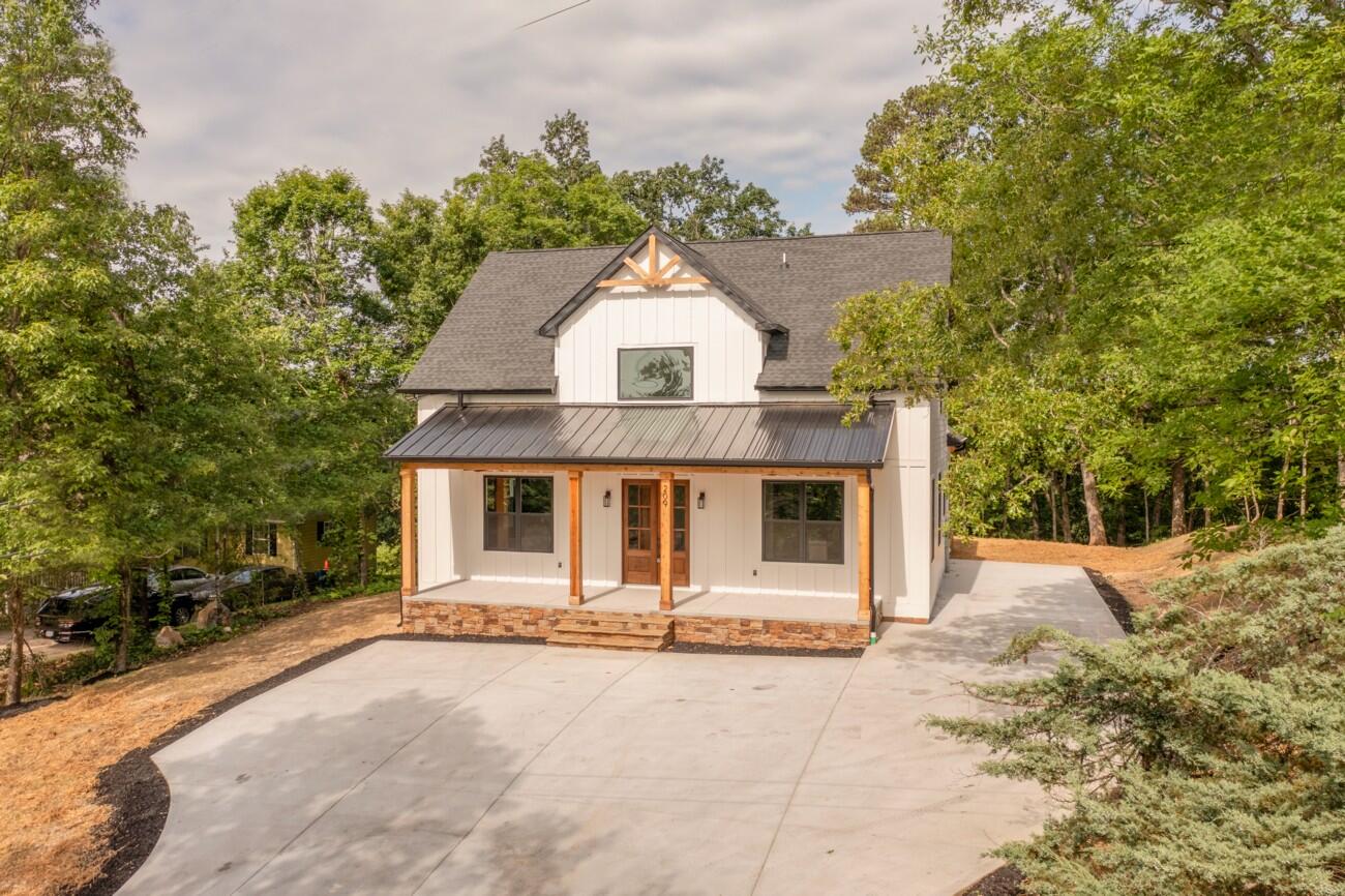 209 Crest Drive, Rocky Face, Georgia image 2