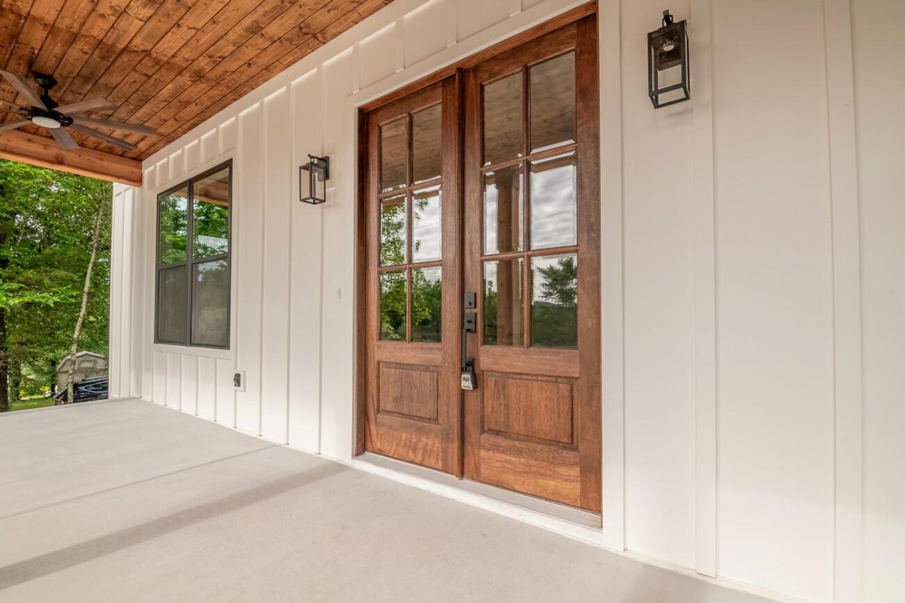209 Crest Drive, Rocky Face, Georgia image 1