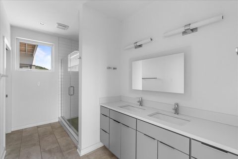 Tiny photo for 411 Fairpoint Street, Chattanooga, TN 37405 (MLS # 1524838)