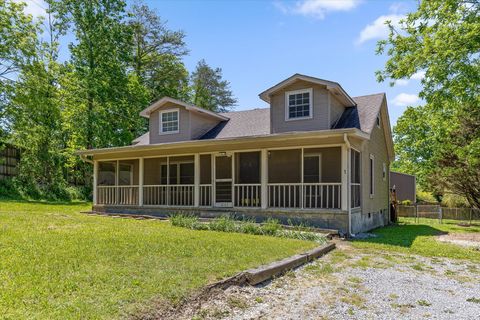 Photo of 1827 Bollinger Road, Signal Mountain, TN 37377 (MLS # 1534791)