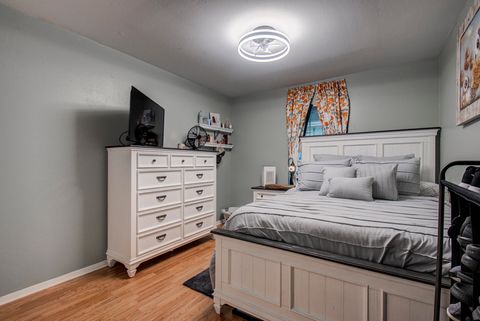 Tiny photo for 900 Mountain Creek Road, Chattanooga, TN 37405 (MLS # 1527529)