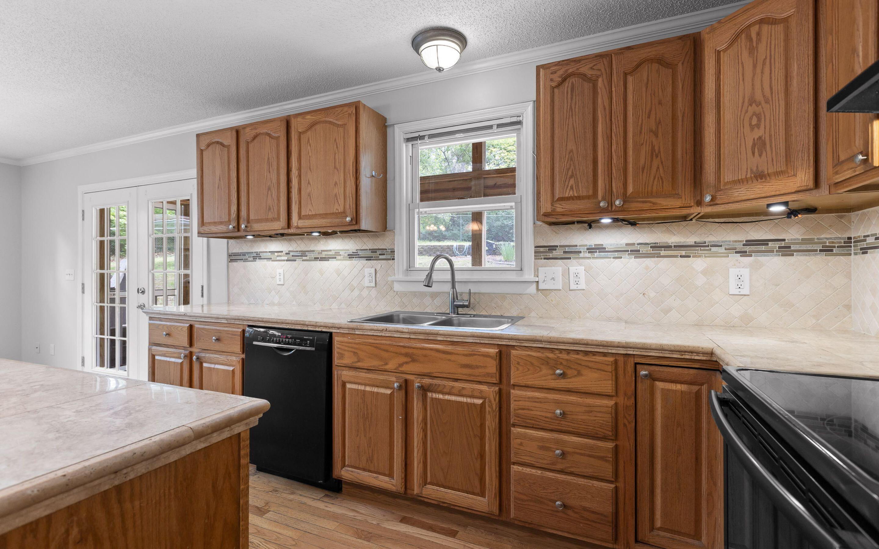 1704 Leavitt Drive, Signal Mountain, Tennessee image 13