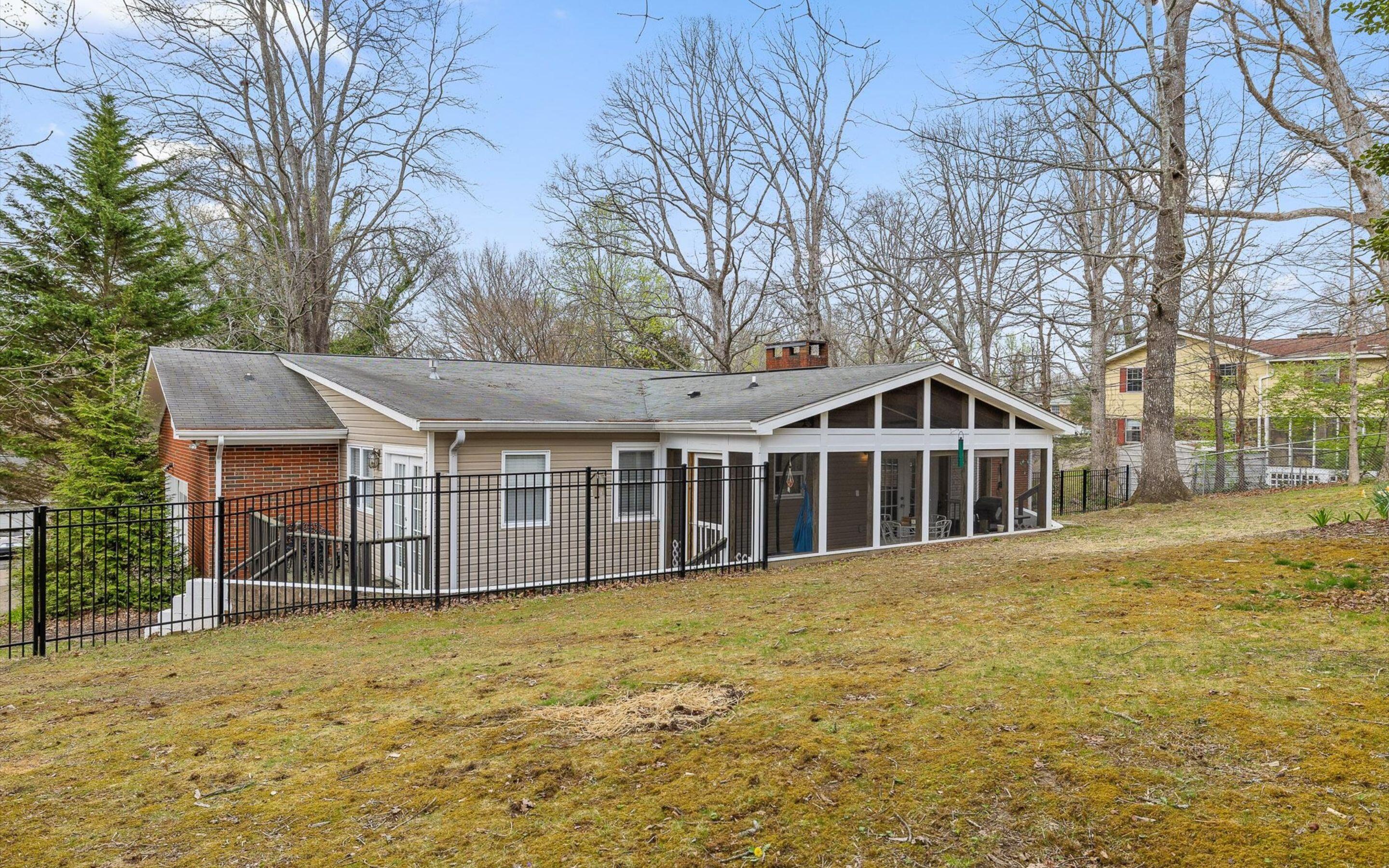 1704 Leavitt Drive, Signal Mountain, Tennessee image 26