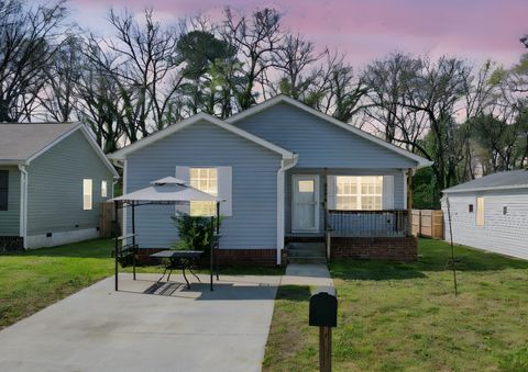 Photo of 6008 Fisk Avenue, Chattanooga, TN 37421 (MLS # 1530995)
