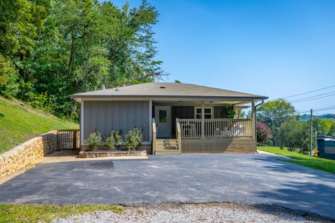 Tiny photo for 1013 Mountain Creek Road, Chattanooga, TN 37405 (MLS # 1520399)
