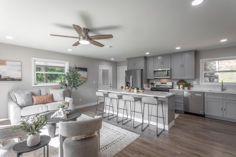 Tiny photo for 1013 Mountain Creek Road, Chattanooga, TN 37405 (MLS # 1520399)