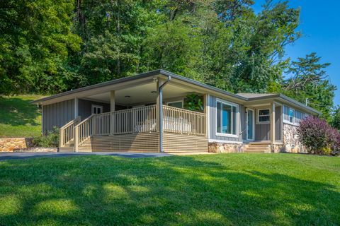Tiny photo for 1013 Mountain Creek Road, Chattanooga, TN 37405 (MLS # 1520399)