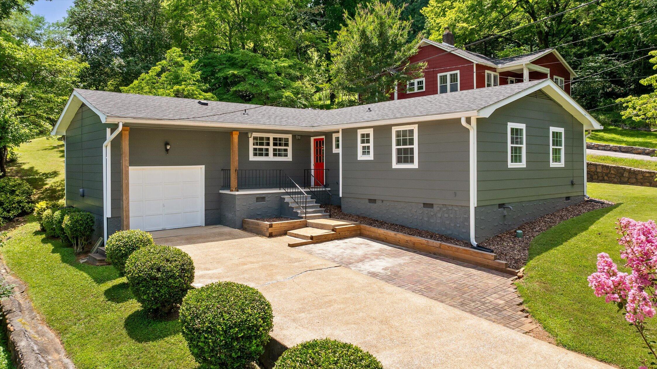 Photo 1 of 52 — 116 Lavonia Avenue, Chattanooga, TN 37415