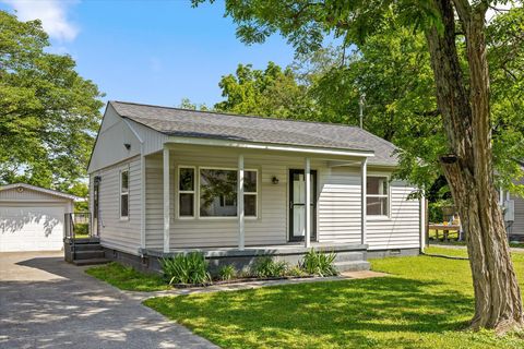 Photo of 1604 E Ridge Avenue, Chattanooga, TN 37412 (MLS # 1534722)
