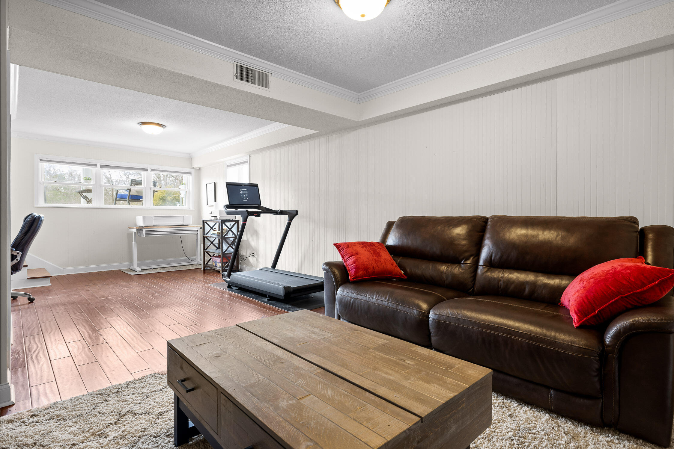 Hixson, Tennessee 37343, United States, 3 Bedrooms Bedrooms, ,2 BathroomsBathrooms,Residential,Contingent,84374