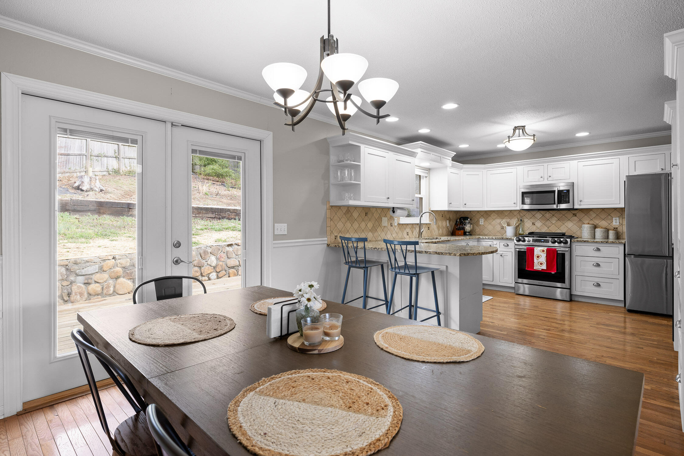 Hixson, Tennessee 37343, United States, 3 Bedrooms Bedrooms, ,2 BathroomsBathrooms,Residential,Contingent,84374