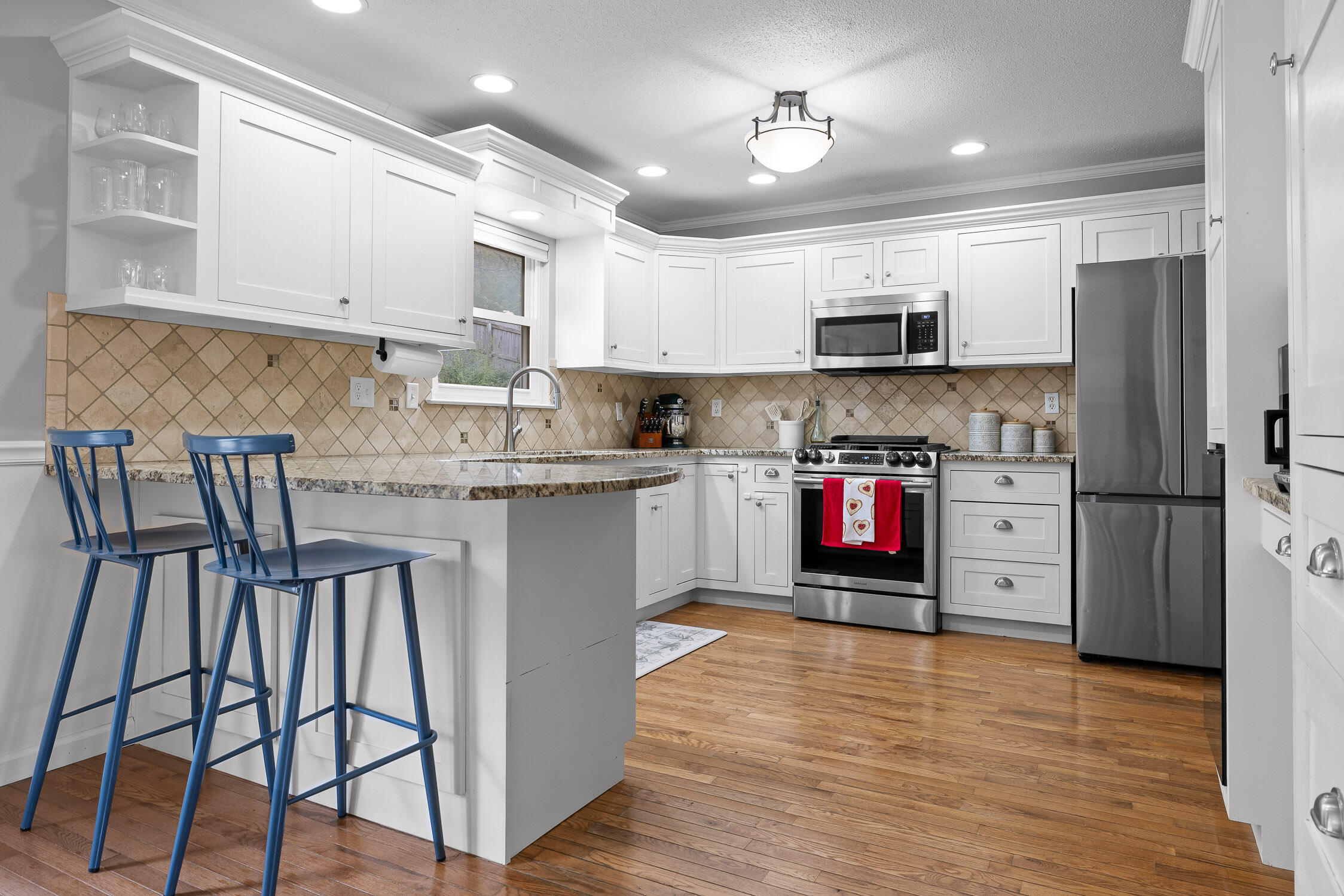 Hixson, Tennessee 37343, United States, 3 Bedrooms Bedrooms, ,2 BathroomsBathrooms,Residential,Contingent,84374