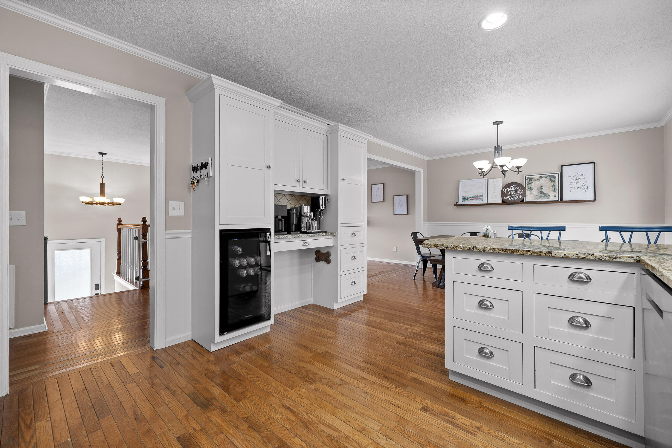 Hixson, Tennessee 37343, United States, 3 Bedrooms Bedrooms, ,2 BathroomsBathrooms,Residential,Contingent,84374