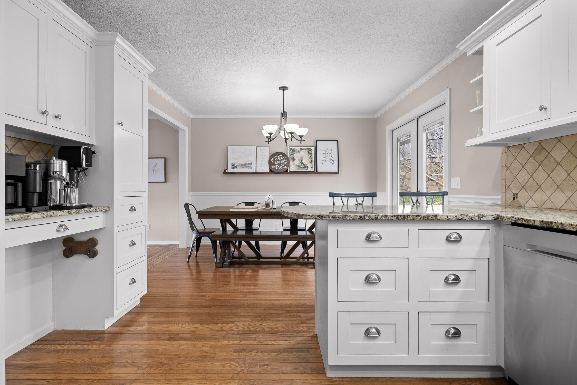 Hixson, Tennessee 37343, United States, 3 Bedrooms Bedrooms, ,2 BathroomsBathrooms,Residential,Contingent,84374