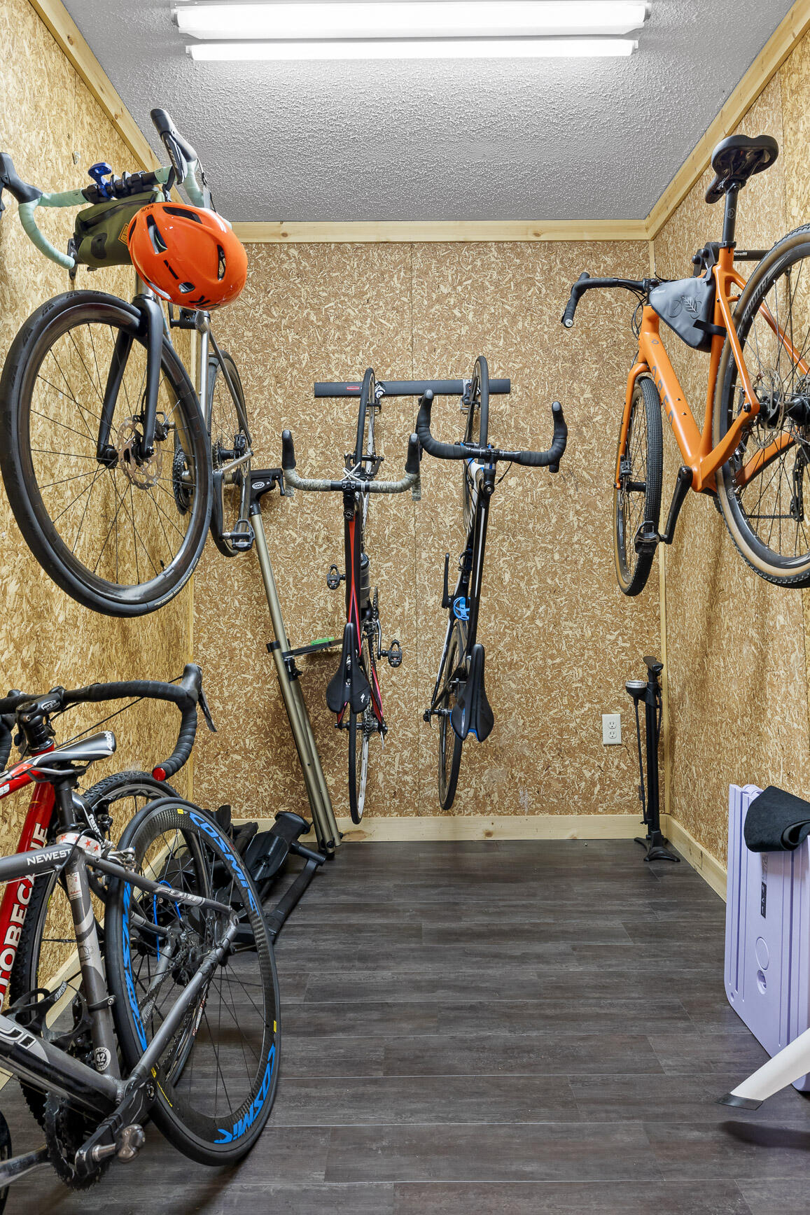 Hixson, Tennessee 37343, United States, 3 Bedrooms Bedrooms, ,2 BathroomsBathrooms,Residential,Contingent,84374