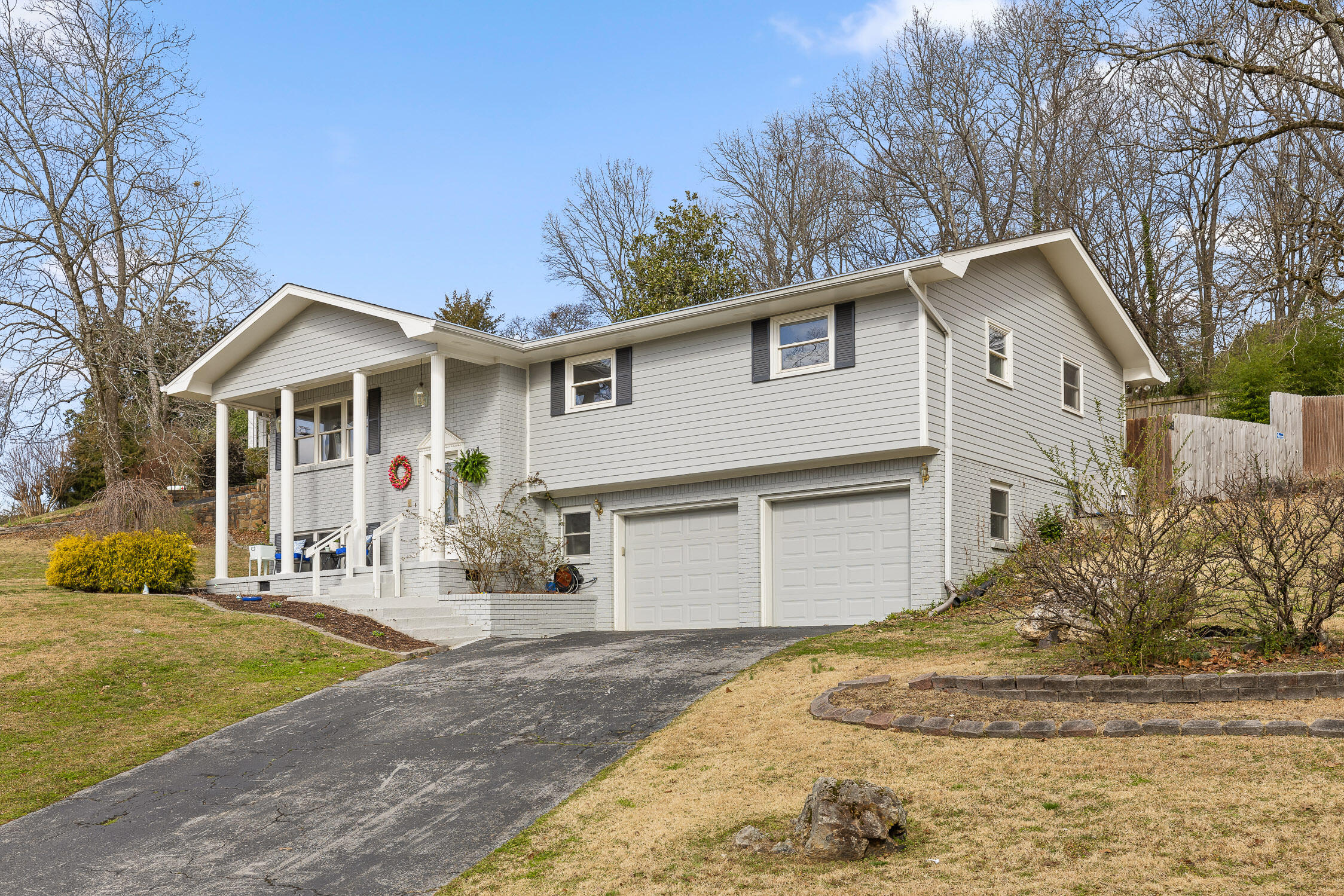 Hixson, Tennessee 37343, United States, 3 Bedrooms Bedrooms, ,2 BathroomsBathrooms,Residential,Contingent,84374