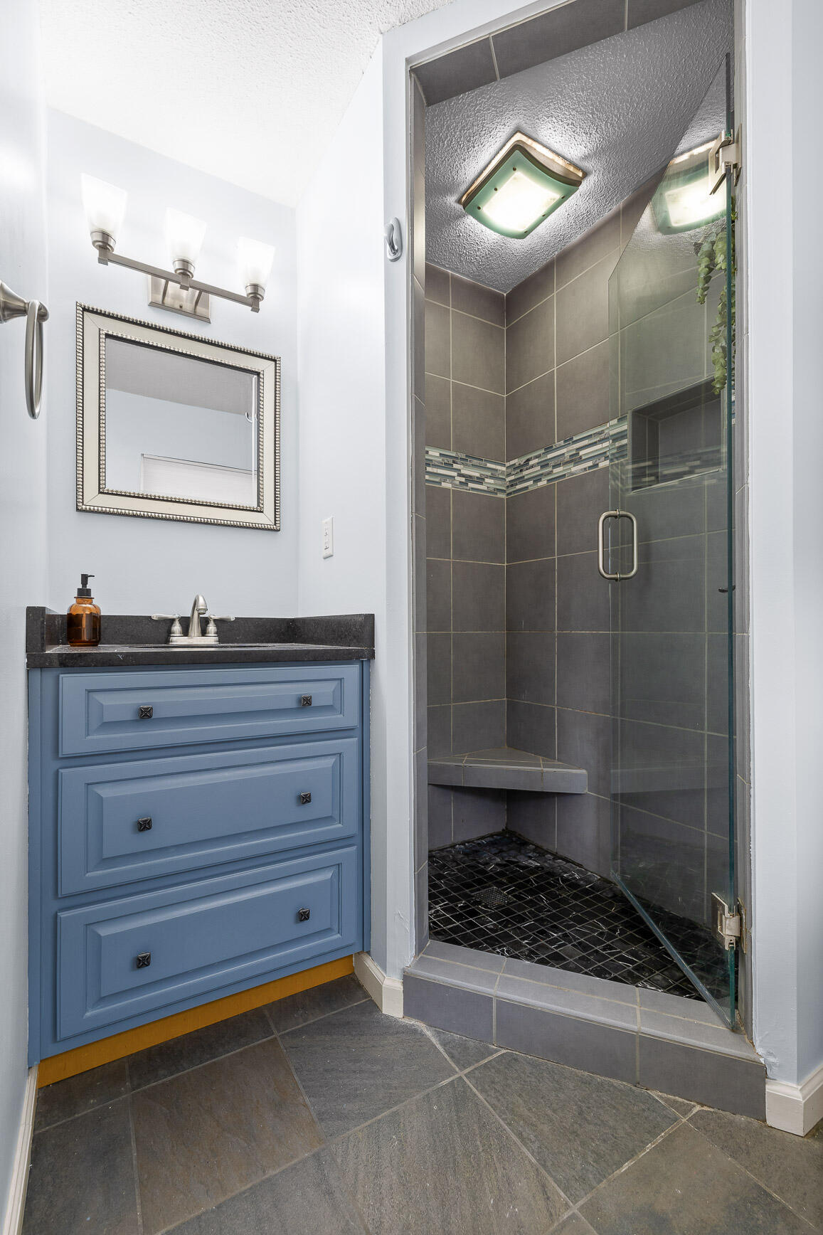 Hixson, Tennessee 37343, United States, 3 Bedrooms Bedrooms, ,2 BathroomsBathrooms,Residential,Contingent,84374