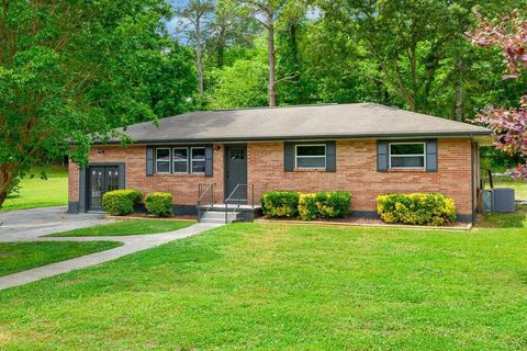 Photo of 1013 Greenhill Drive, Rossville, GA 30741 (MLS # 1535246)