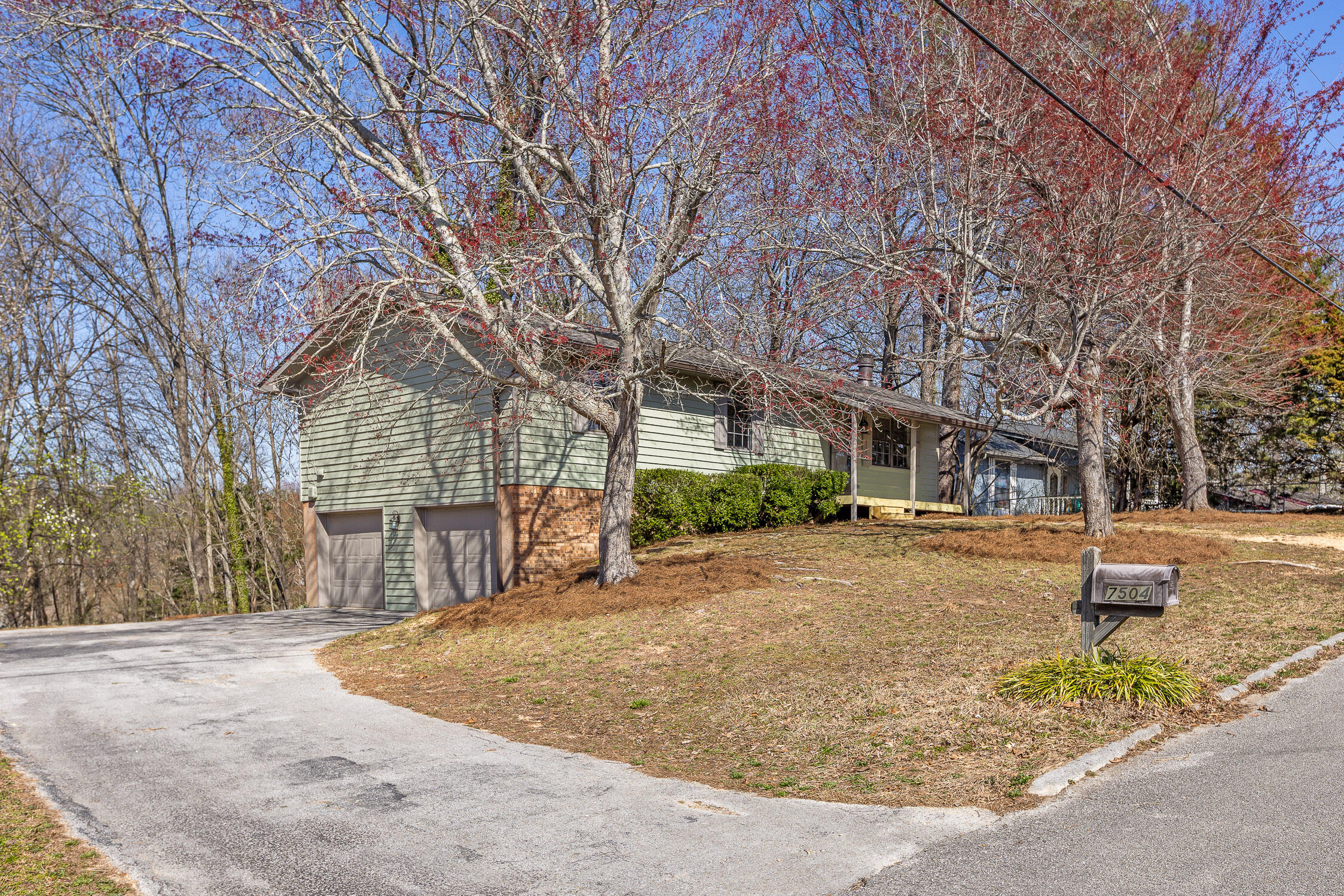 7504 Hydrus Drive, Harrison, Tennessee image 2