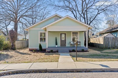 Photo of 1610 Anderson Avenue, Chattanooga, TN 37404 (MLS # 1525334)