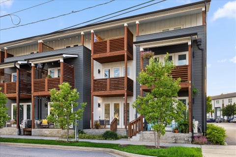 Townhouse For Sale - 3169 Saint Elmo Avenue<br/> Chattanooga, TN 37408