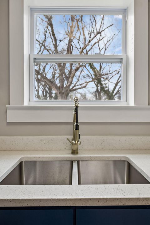 Tiny photo for 1009 N Hawthorne Street, Chattanooga, TN 37406 (MLS # 1529840)