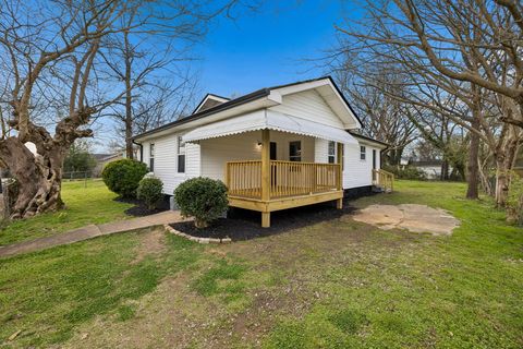 Photo of 1009 N Hawthorne Street, Chattanooga, TN 37406 (MLS # 1529840)