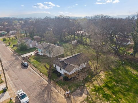 Tiny photo for 1009 N Hawthorne Street, Chattanooga, TN 37406 (MLS # 1529840)