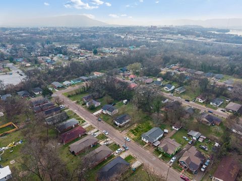 Tiny photo for 1009 N Hawthorne Street, Chattanooga, TN 37406 (MLS # 1529840)