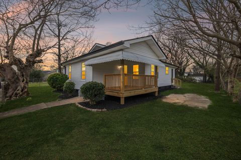 Tiny photo for 1009 N Hawthorne Street, Chattanooga, TN 37406 (MLS # 1529840)