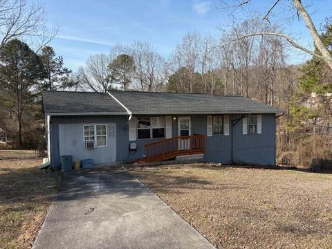 Photo of 1301 Campbell Crescent, LaFayette, GA 30728 (MLS # 1528258)