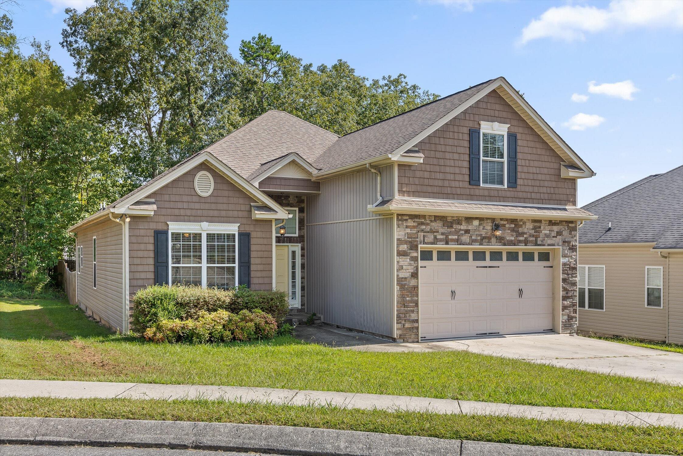 Chattanooga, Tennessee 37421, United States, 4 Bedrooms Bedrooms, ,2 BathroomsBathrooms,Residential,Pending,202807