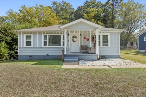 Photo of 1316 Orlando Avenue, Chattanooga, TN 37412 (MLS # 1530280)