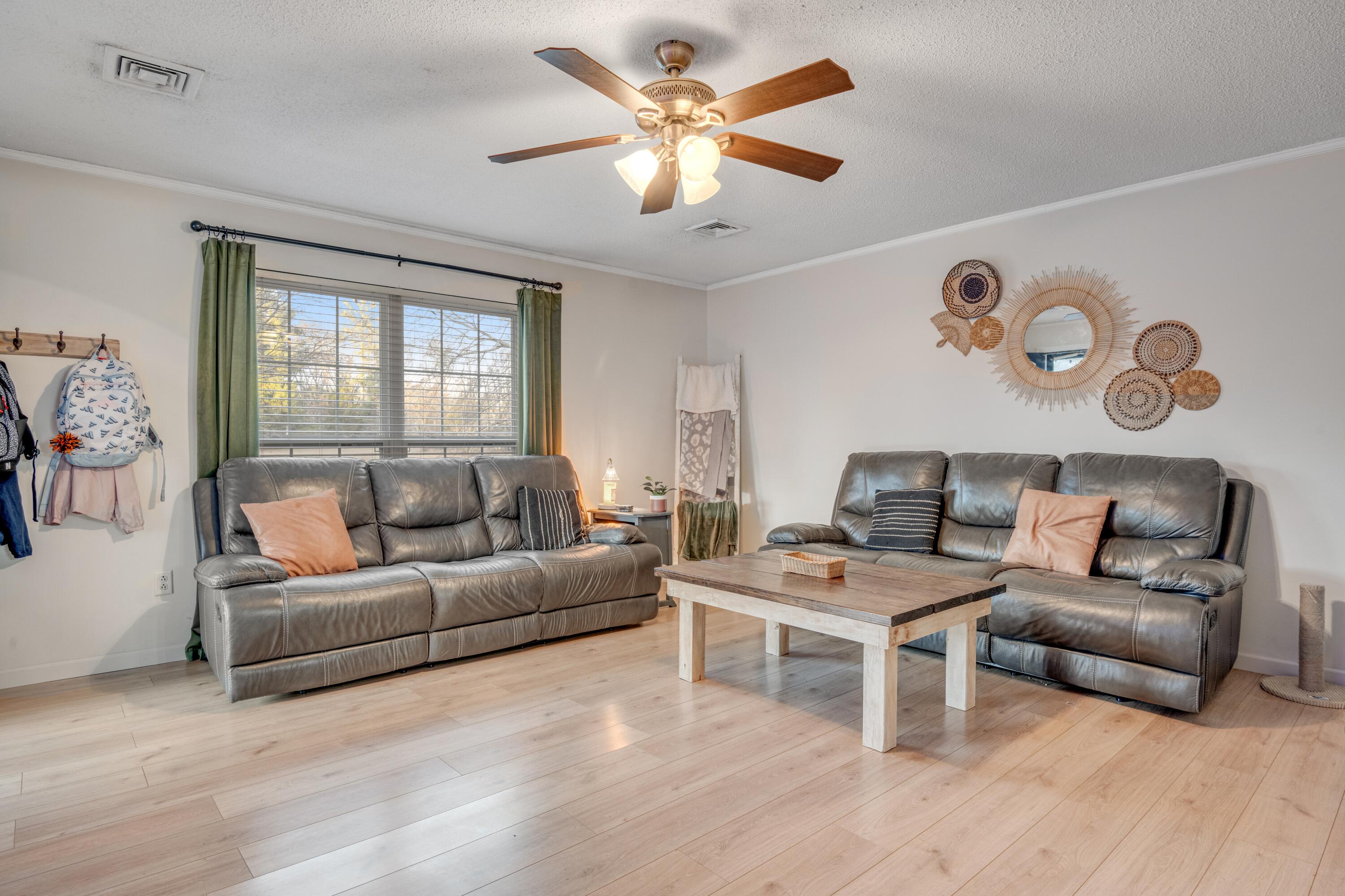 7053 W Highway 136