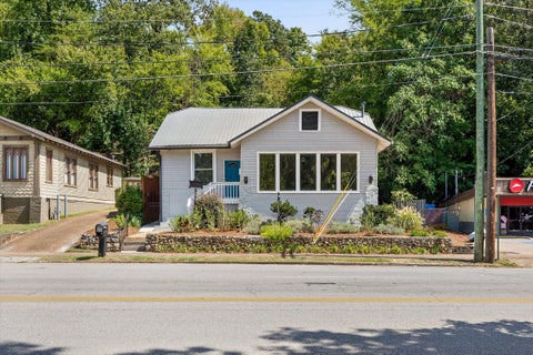 Photo of 1302 Hixson Pike, Chattanooga, TN 37405 (MLS # 1544582)